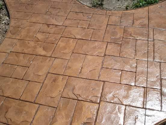 خرسانة مطبوعة بتصميم أنيق لمداخل الفلل
